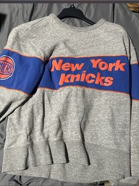 Gray & Blue New York Knicks Crewneck Sweatshirt Size large